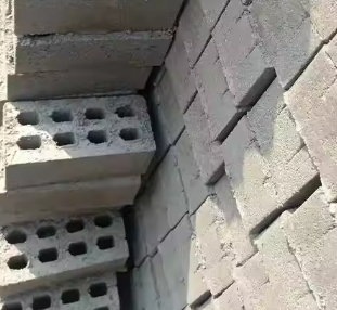 jenis batu bata beton yang terbuat dari semen dan pasir