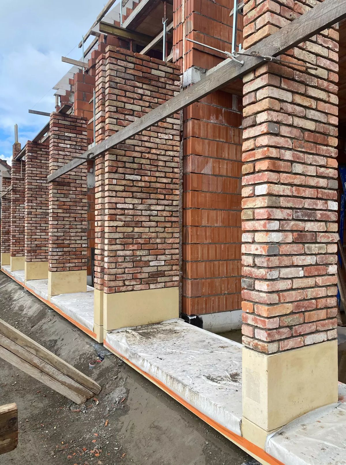 Mengapa Batu Bata Harus Digunakan Saat Membangun Rumah?